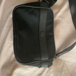 Lululemon mini sidebag